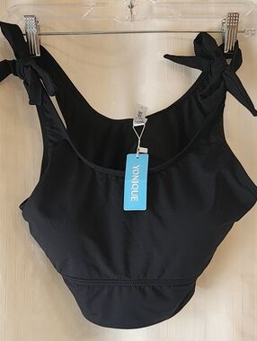 Yonique Bikini Top Size M NWT